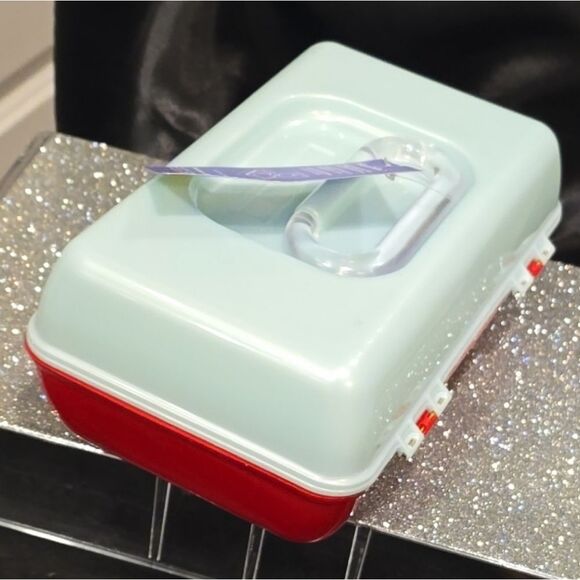 Caboodles Pretty In Petite Makeup Organizer- Mint Over Burgandy - Picture 6 of 7